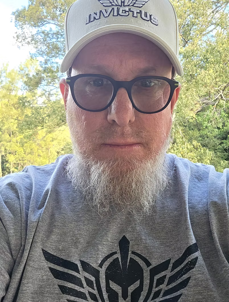 INVICTUS IRON-HELM Caps